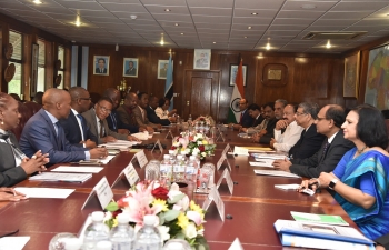 Visit of HVPI Shri M. Venkaiah Naidu to Botswana from 31.10.2018 to 2.11.2018 ( At President office- Delegation level talk)