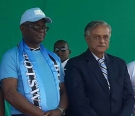 H.E. Dr. Ketan Shukla, High Commissioner of India to Botswana with Hon. Mr. Edwin Batshu, Minister of Labour and Home Affairs of the Republic of Botswana on the occasion of India BOT50 Celebration (Road Show) at CBD Three Dikgosi on 11.9.2016